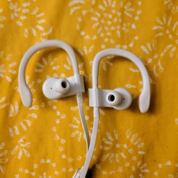 Powerbeats 3 by Dr. Dre (Wireless) - Picture 2 of 7